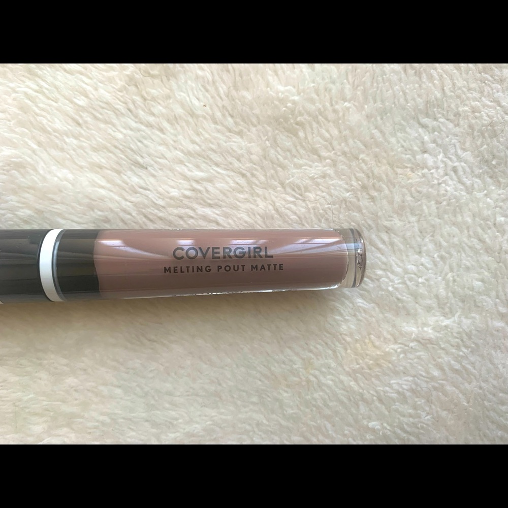 💋COVERGIRL Melting Matte Lipstick 355 Gray Matter